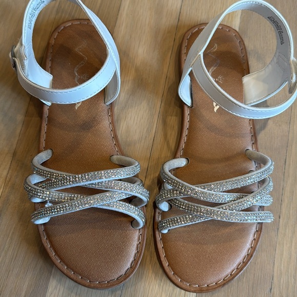 Sandals - Picture 3 of 4